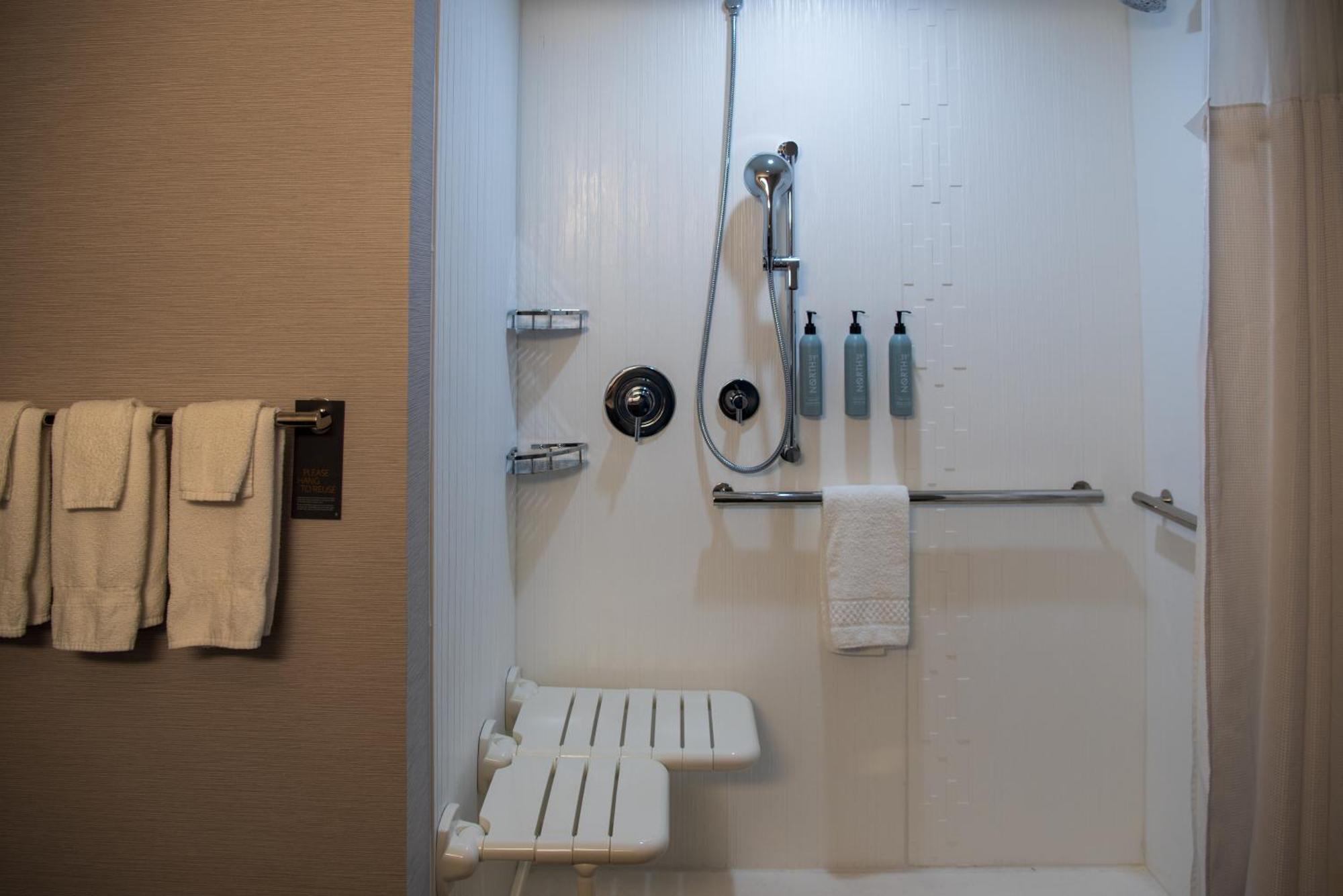 Courtyard By Marriott Лейк Сити Екстериор снимка