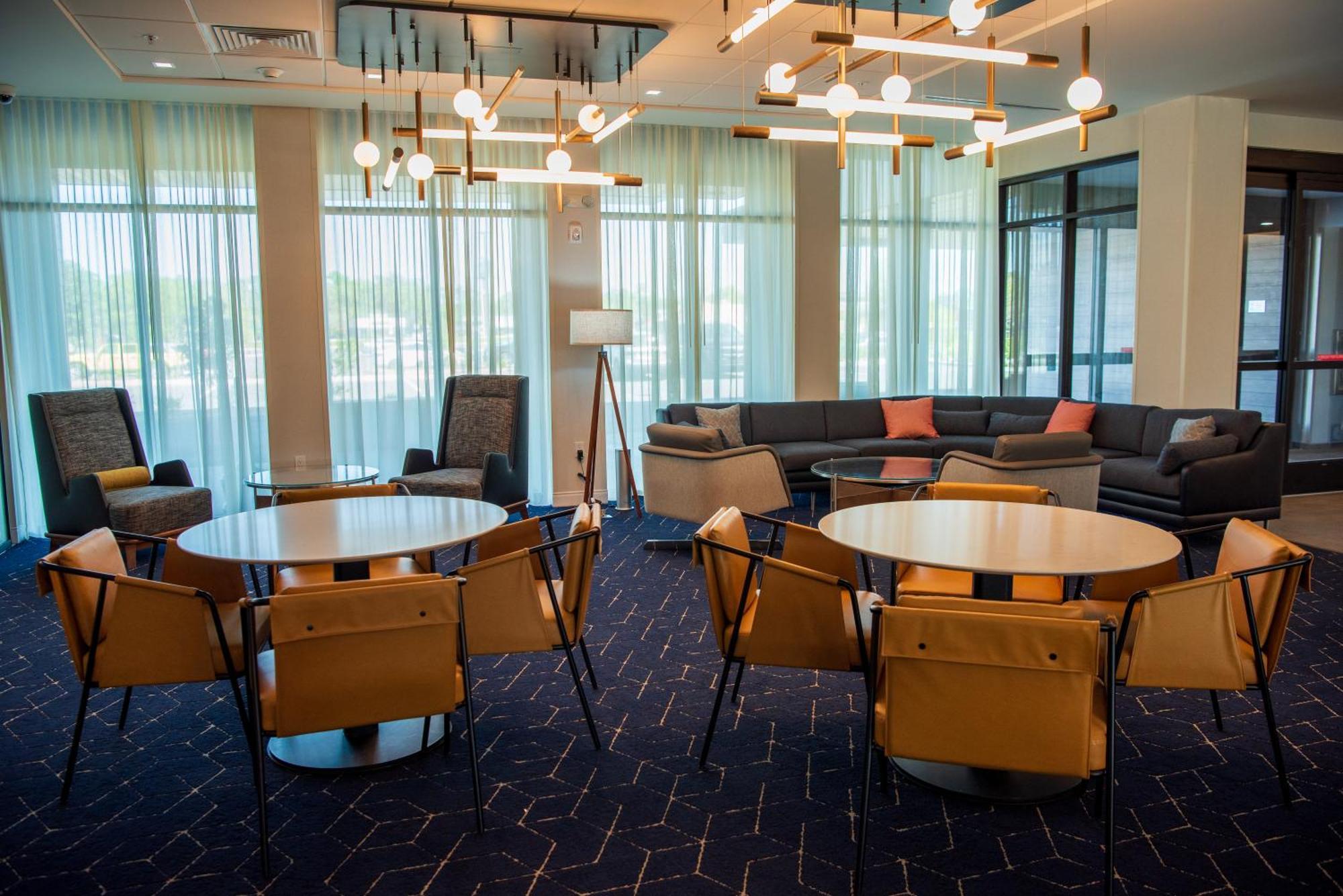 Courtyard By Marriott Лейк Сити Екстериор снимка