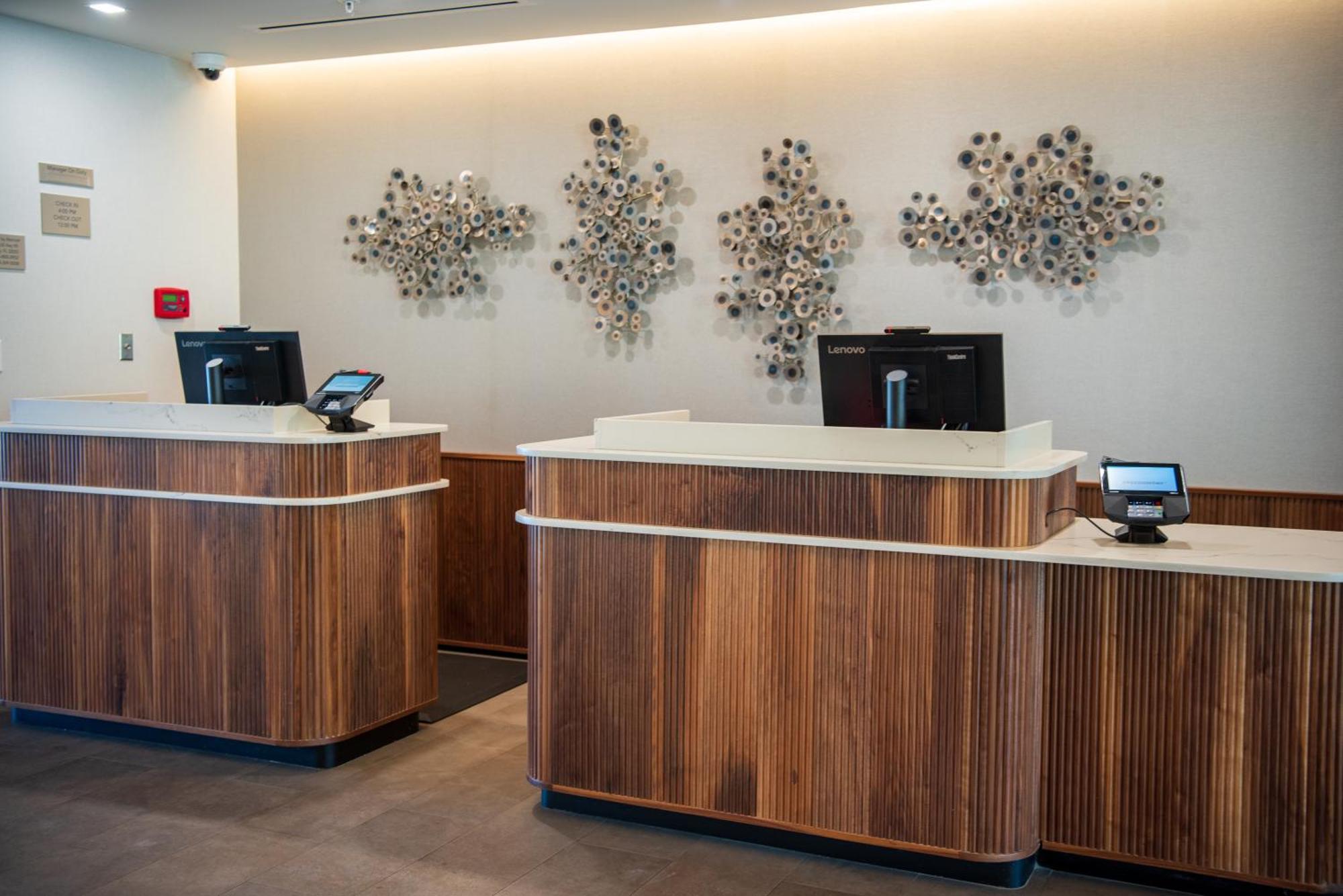 Courtyard By Marriott Лейк Сити Екстериор снимка