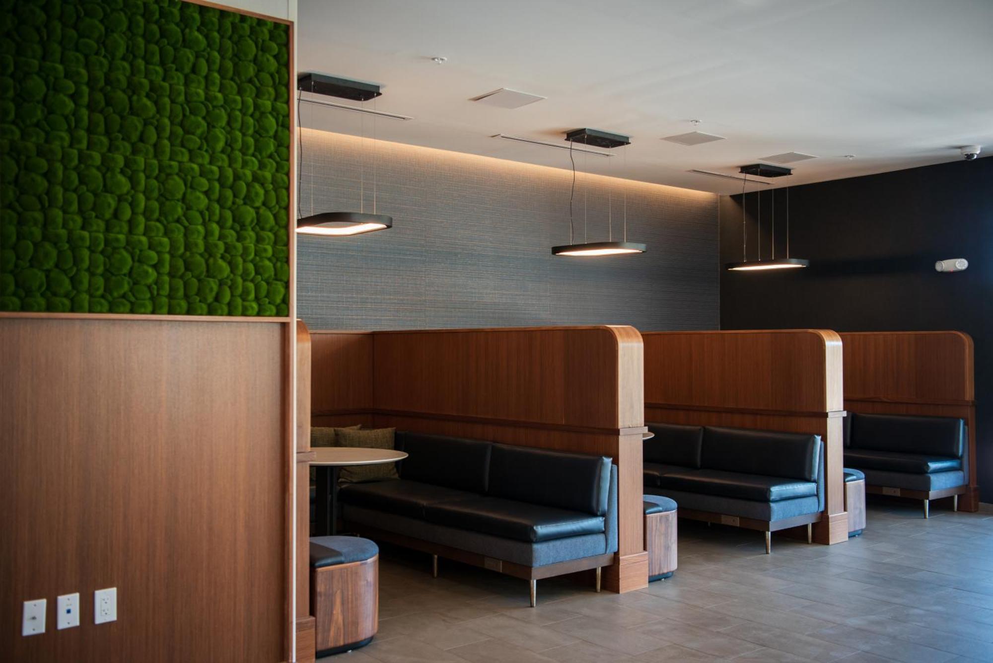 Courtyard By Marriott Лейк Сити Екстериор снимка