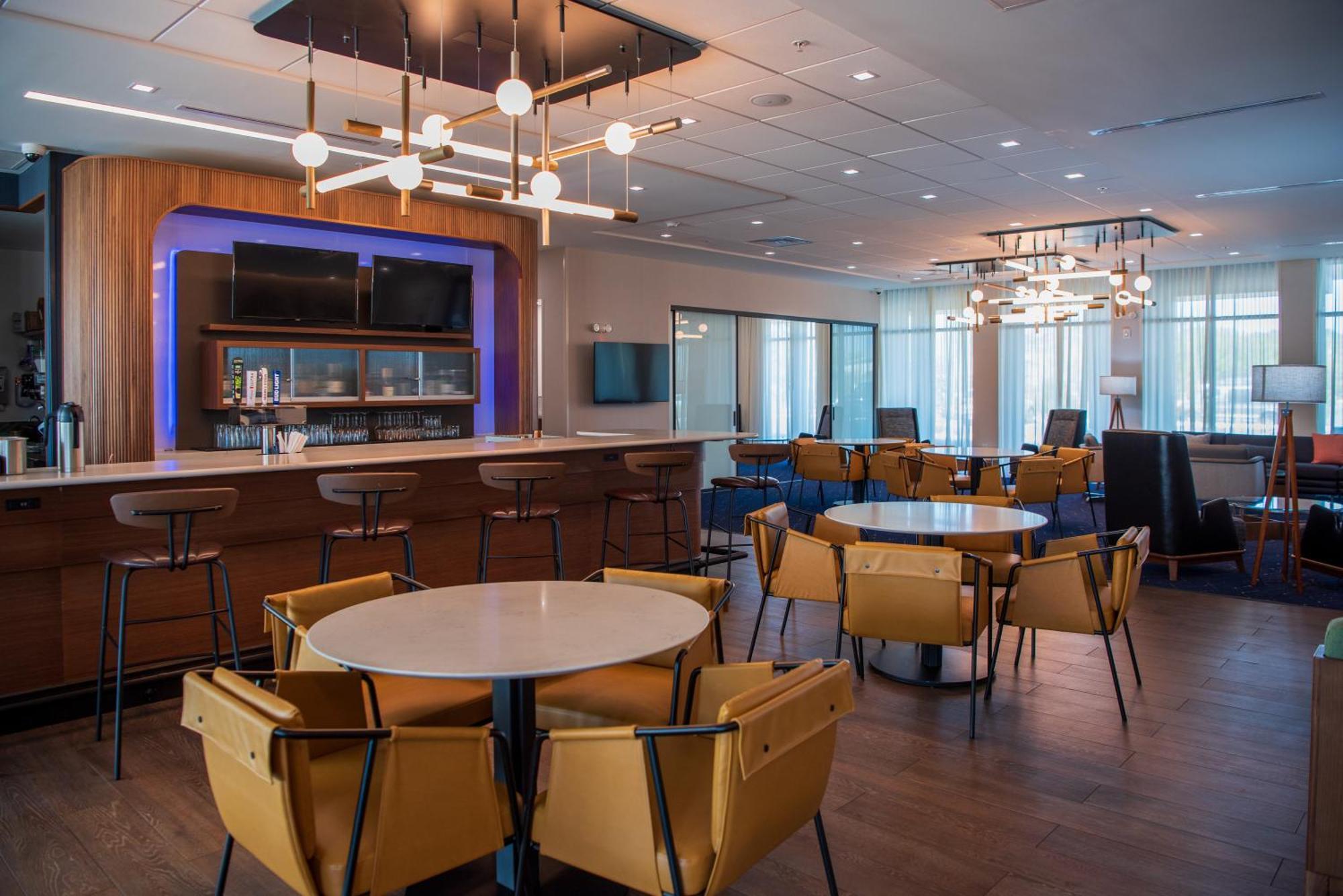Courtyard By Marriott Лейк Сити Екстериор снимка