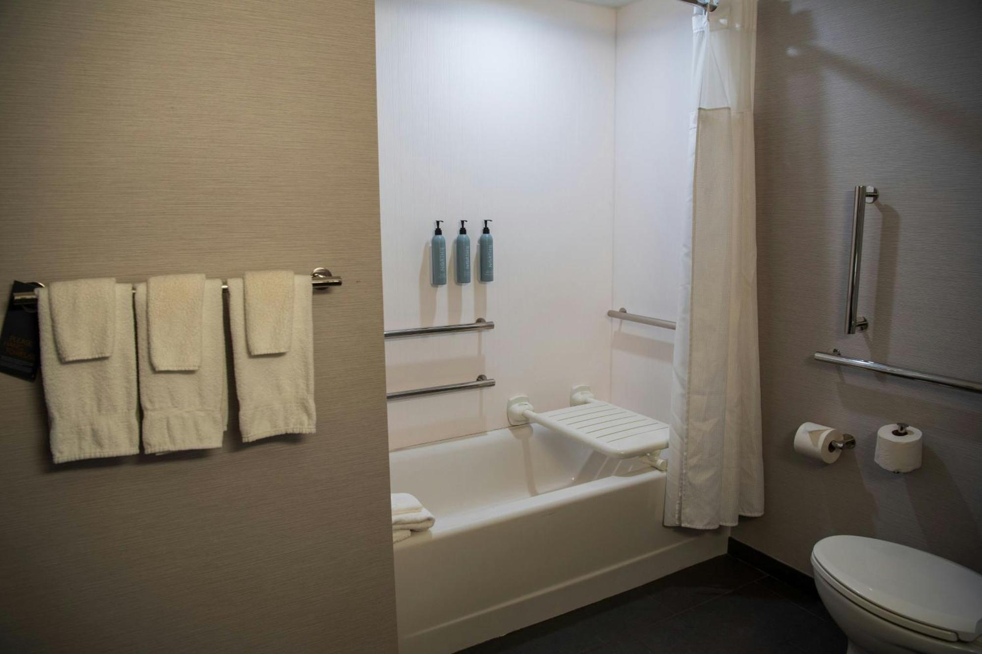 Courtyard By Marriott Лейк Сити Екстериор снимка