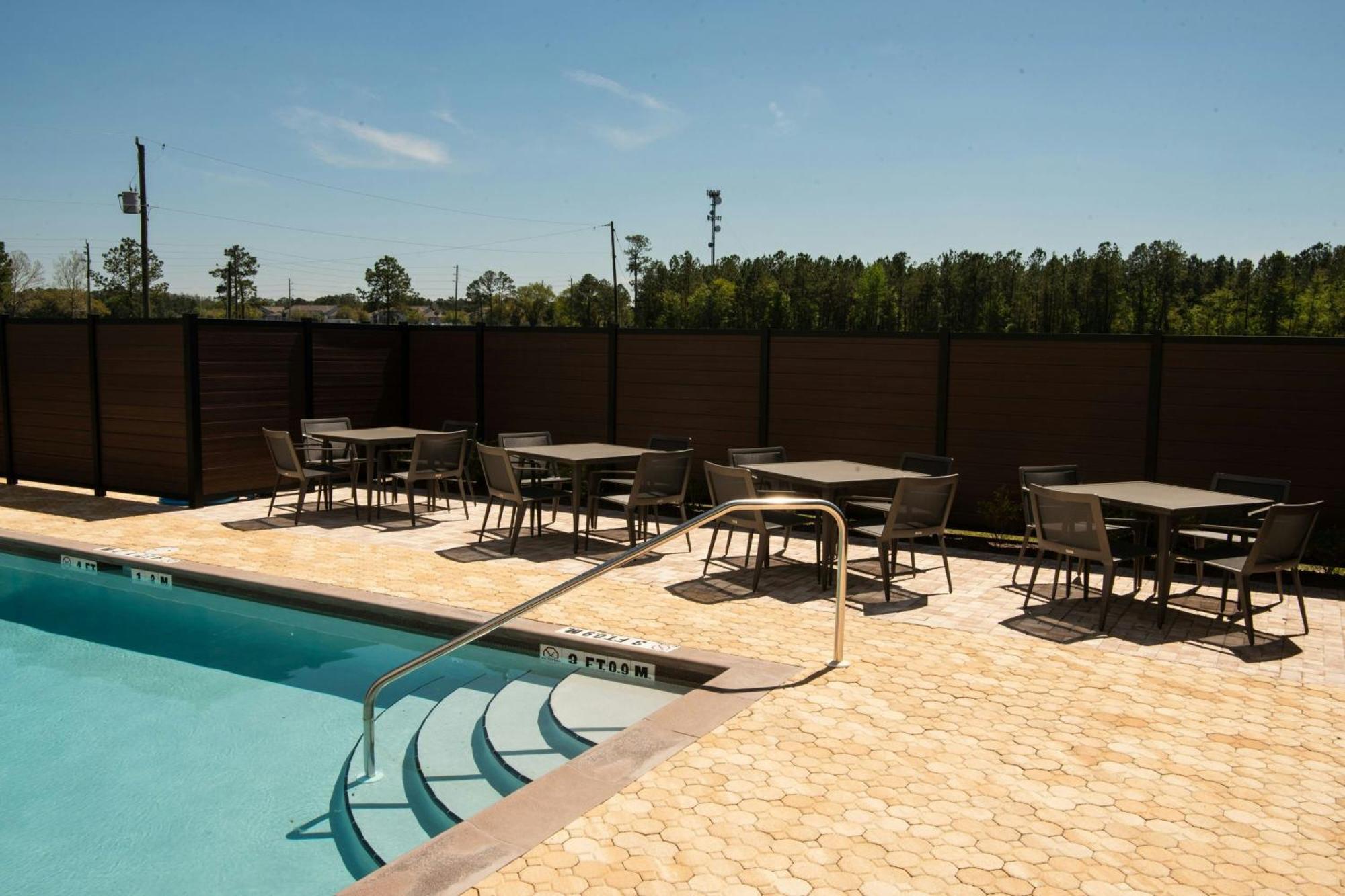 Courtyard By Marriott Лейк Сити Екстериор снимка